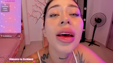 Snapshot of hilary_jones_22 chatting on 09-19-25, 11:05 LUNA new account  FOLLOW ME online show from 09-19-25, 11:05