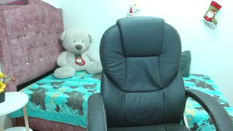 H I L A R Y online show from 12-30-24, 07:42