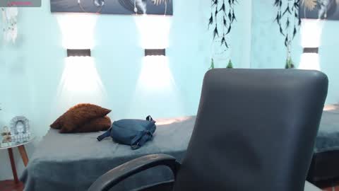 H I L A R Y online show from 01-18-25, 02:14