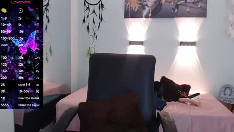 H I L A R Y online show from 01-26-25, 02:45