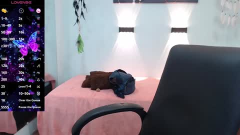 H I L A R Y online show from 02-04-25, 02:49