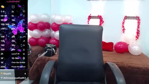 H I L A R Y online show from 02-11-25, 05:47