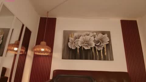 Snapshot of hilaryebony_ chatting on 05-16-26, 07:45 - 29p online show from 05-16-26, 07:45