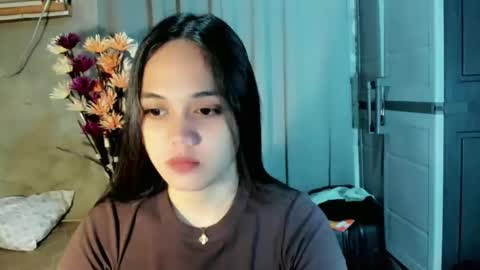 hilarymolly online show from 04-27-26, 08:34