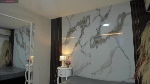 Hilary Thomsom online show from 03-09-26, 11:58