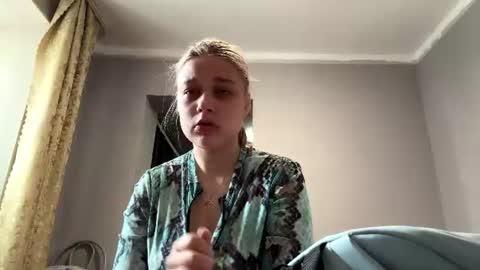 Julia online show from 07-19-26, 05:00