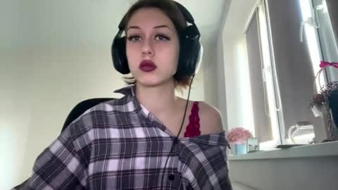 Hi Im Elizabeth online show from 10-04-25, 08:56