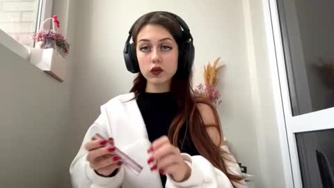 Snapshot of hildredmabray chatting on 10-10-25, 01:43 Hi Im Elizabeth online show from 10-10-25, 01:43