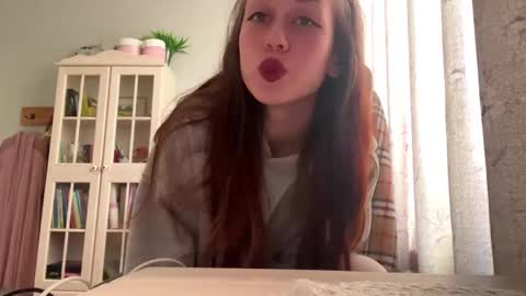 Snapshot of hildredmabray chatting on 11-06-25, 12:06 Hi Im Elizabeth online show from 11-06-25, 12:06