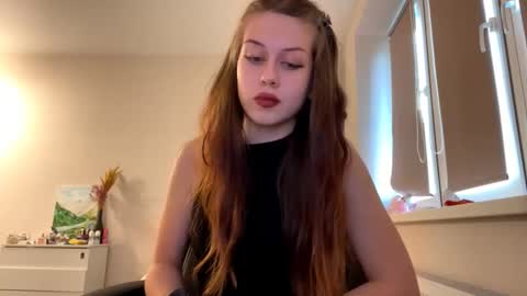 Snapshot of hildredmabray chatting on 11-26-25, 11:55 Hi Im Elizabeth online show from 11-26-25, 11:55
