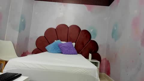 Hillary  online show from 03-15-26, 03:45