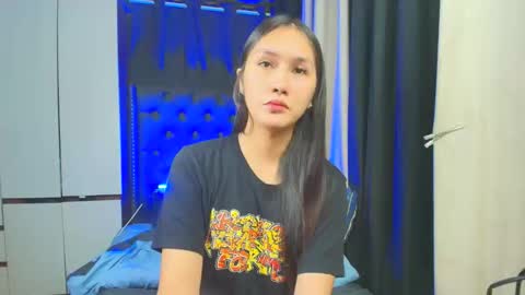 yuricah online show from 11-18-25, 01:00