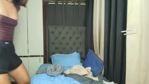 Snapshot of himarika chatting on 02-15-26, 07:51 yuricah online show from 02-15-26, 07:51