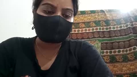 himuhimu22 online show from 10-26-25, 06:52