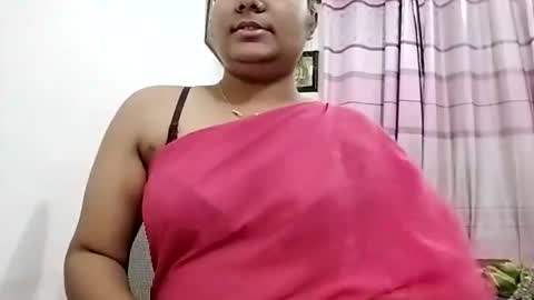 himuhimu22 online show from 11-18-25, 07:07