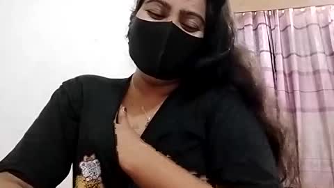 himuhimu22 online show from 12-16-25, 04:34