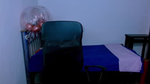 Snapshot of hinata_9 chatting on 12-17-25, 05:13 0600AM-1100AM - online show from 12-17-25, 05:13