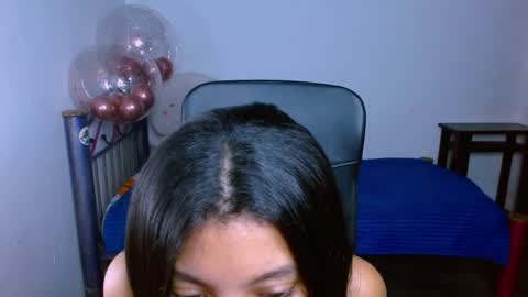 Snapshot of hinata_9 chatting on 12-19-25, 04:08 0600AM-1100AM - online show from 12-19-25, 04:08