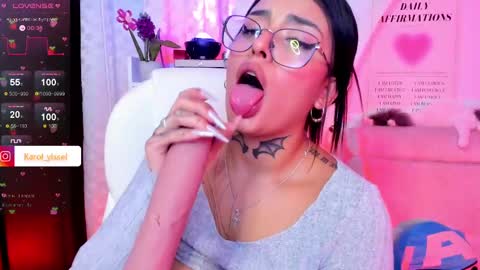  Karol  Independent Model online show from 02-12-25, 06:40