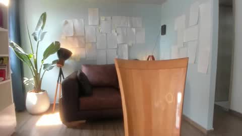 Snapshot of hinnata69 chatting on 11-29-25, 06:11 Hinnata online show from 11-29-25, 06:11