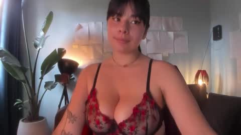 Snapshot of hinnata69 chatting on 12-02-25, 04:46 Hinnata online show from 12-02-25, 04:46