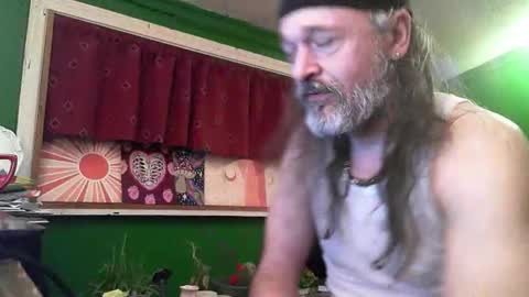 hippiedad333 online show from 03-24-26, 05:45