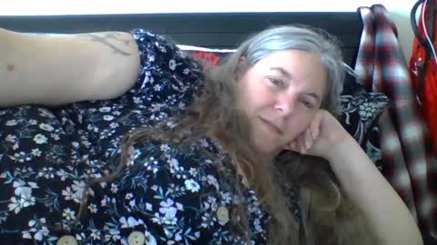hippysnewhere online show from 07-24-26, 09:35
