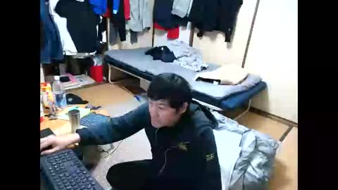 Snapshot of hiro110 chatting on 01-01-25, 07:10 hiro110 online show from 01-01-25, 07:10