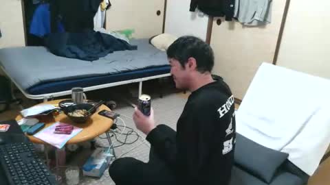 Snapshot of hiro110 chatting on 03-09-26, 01:20 hiro110 online show from 03-09-26, 01:20