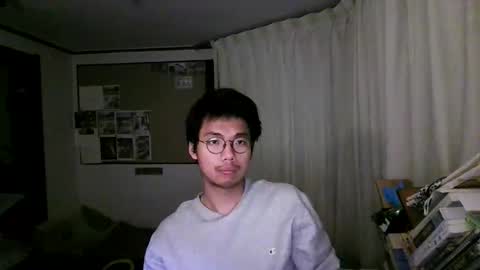 Snapshot of hirvirdish chatting on 04-12-26, 12:43 Taick online show from 04-12-26, 12:43