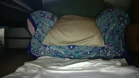 Snapshot of hisnotyours chatting on 09-12-25, 09:04 Grace online show from 09-12-25, 09:04