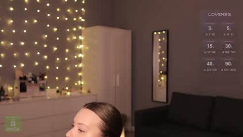 Snapshot of hit_girl_ chatting on 01-09-25, 06:15 Hey girl online show from 01-09-25, 06:15