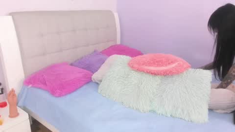 hiyakasudere_ online show from 10-08-25, 06:27