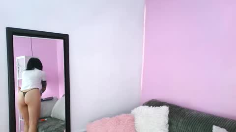 hiyakasudere_ online show from 10-17-25, 07:05