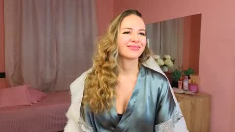 Snapshot of hloya_jons chatting on 11-03-25, 11:48 Ksenia online show from 11-03-25, 11:48