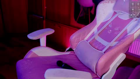 Holly online show from 02-27-25, 10:20