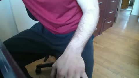 Hockey Player online show from 02-17-25, 04:26