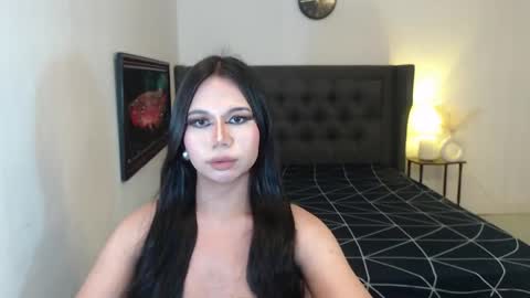hoe_freesia online show from 05-05-26, 06:05
