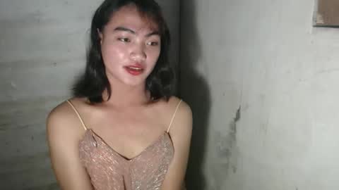 Snapshot of hoelyixia chatting on 12-02-25, 10:05 Ixia3 online show from 12-02-25, 10:05