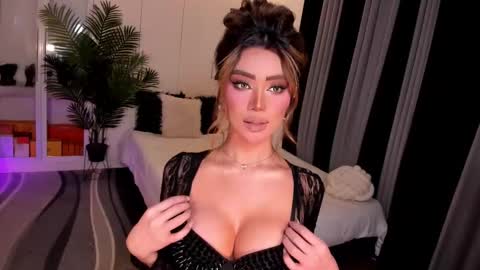 Ms. Laura online show from 09-17-25, 03:08