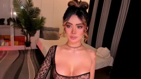 Ms. Laura online show from 11-28-25, 07:05