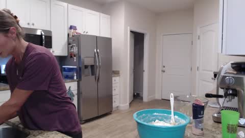 Holi Hurricane online show from 09-18-25, 02:57