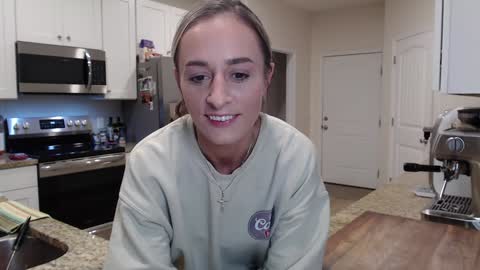 Holi Hurricane online show from 09-19-25, 12:56