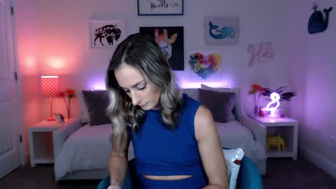 Holi Hurricane online show from 10-04-25, 04:32