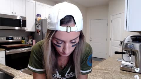 Holi Hurricane online show from 10-31-25, 03:18