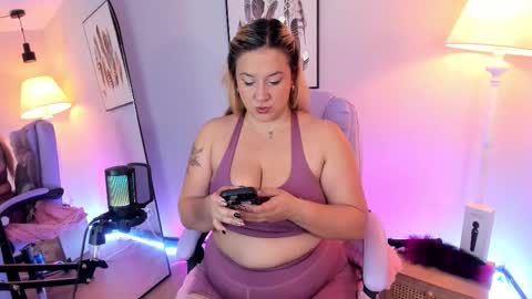 Hollie online show from 02-24-26, 12:14