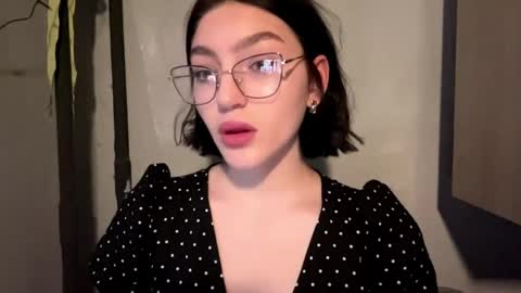 Sofia online show from 04-05-26, 01:19