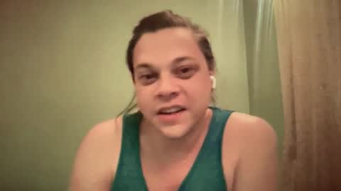 Hollys Drive threw Side Of CB. online show from 12-22-25, 07:49