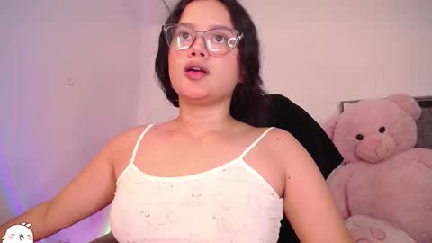 holly_16 online show from 10-05-25, 04:55