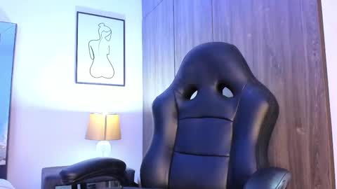 Snapshot of holly_29_m chatting on 02-15-25, 07:49 Mara online show from 02-15-25, 07:49